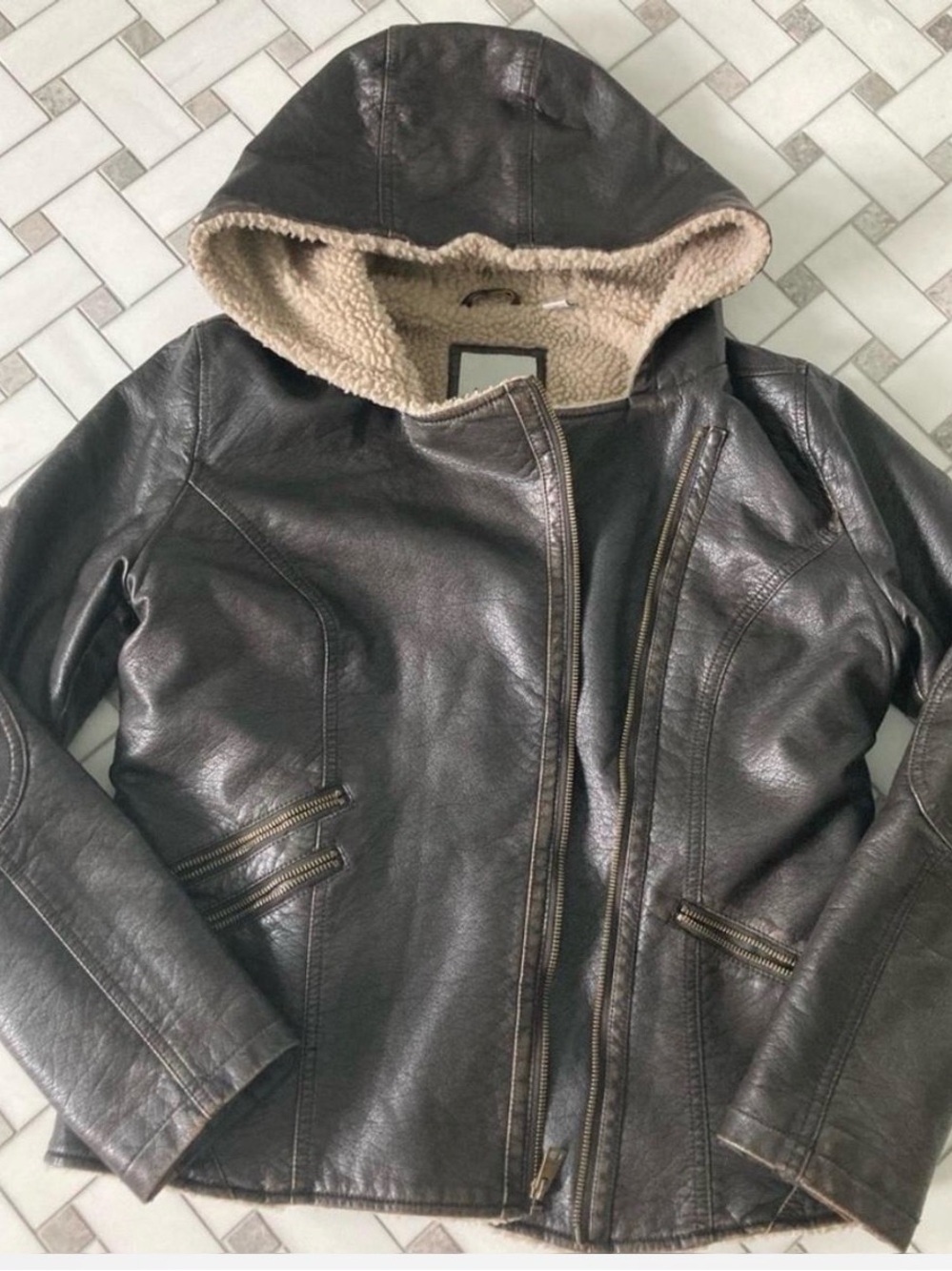 Levi's Cream Sherpa-Lined Jacket with Black Trim